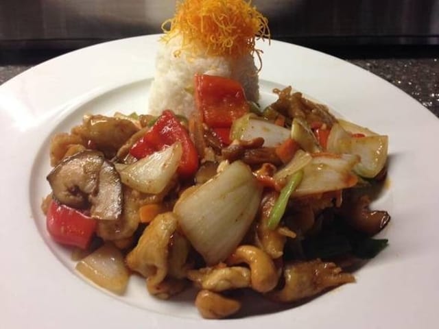Spicy Cashew Nuts Chicken Tray.