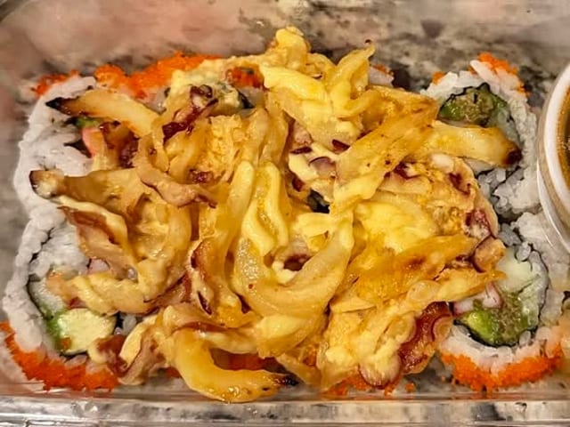 Spicy Conch Octopus Volcano Roll.